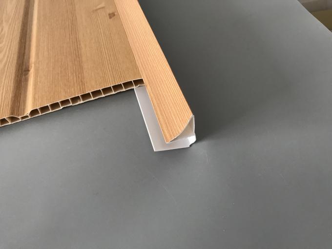 perfis laminados madeira da extrusão do PVC de 5.95m para a desmontagem conveniente industrial