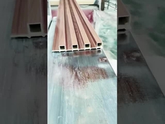 Painel de parede de WPC decoração de parede interior revestimento de parede popular cor de madeira