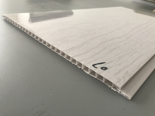 painéis de madeira lisos do PVC do peso 2.5kg de alto brilho para o teto do apartamento
