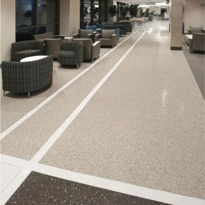 Revestimento de areia epóxi colorido Piso com efeito mármore barato Piso de resina epóxi casa Tinta de piso autonivelante areia colorida boa escolha para piso de academia