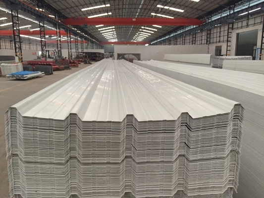 Material de cobertura de armazém chapas de UPVC de 2mm telhas de UPVC para cobertura de fábrica Chapa ondulada de PVC branca de longa duração